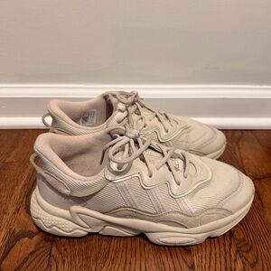 Adidas Ozweego’s in Beige